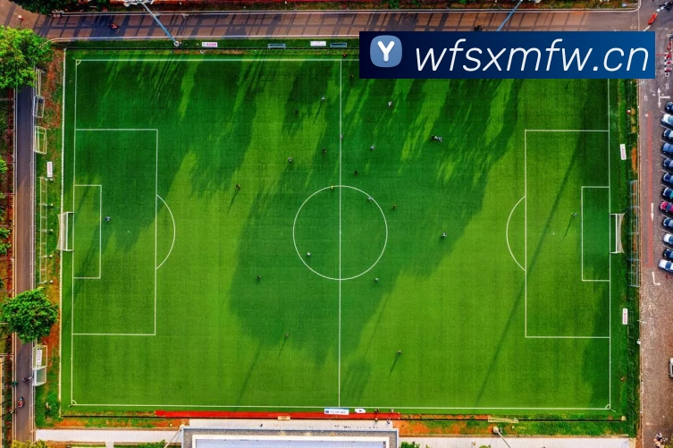 c罗壁纸带字，超燃呈现足坛传奇风采